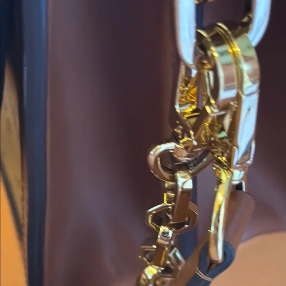 Louis Vuitton Monogram Crossbody Bag with Gold Chain - Picture 10 of 11